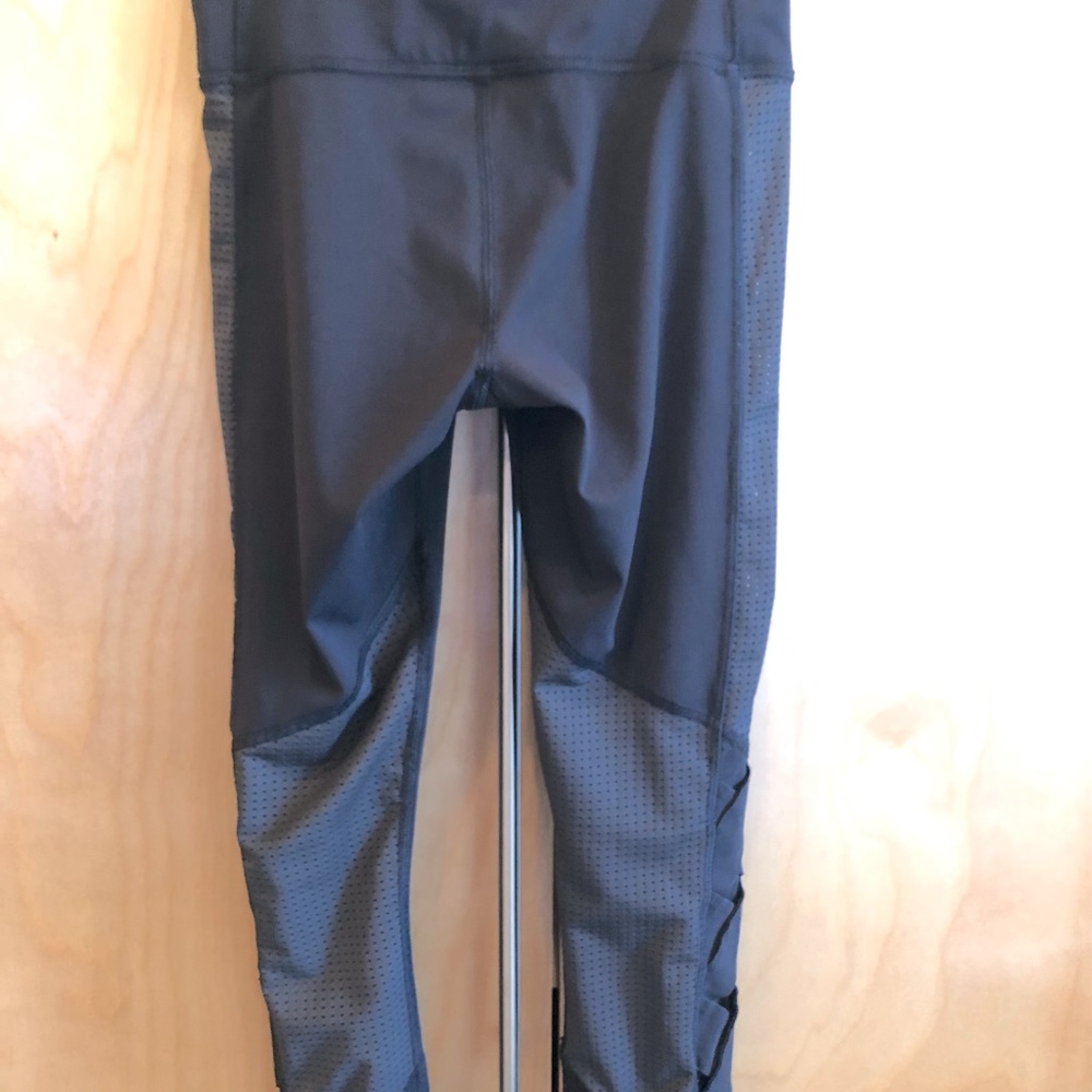 Lululemon size 2 yoga pants